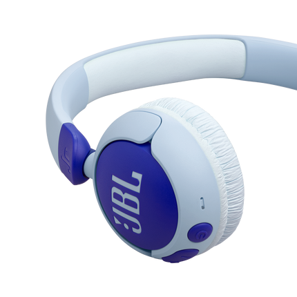 Безжични детски слушалки JBL Junior 320BT, сини, детайл на чашката и възглавничката