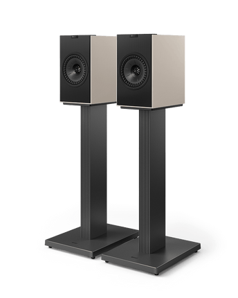 KEF Coda W, finisaj Nickel Grey, vedere cu standuri