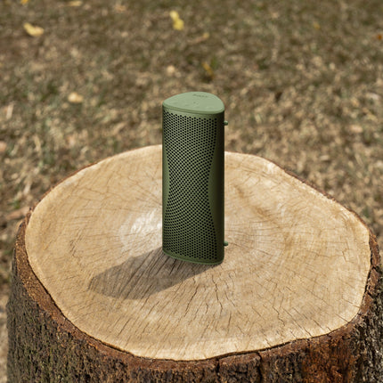 KEF Muo, finisaj Moss Green, fotografie în ambient