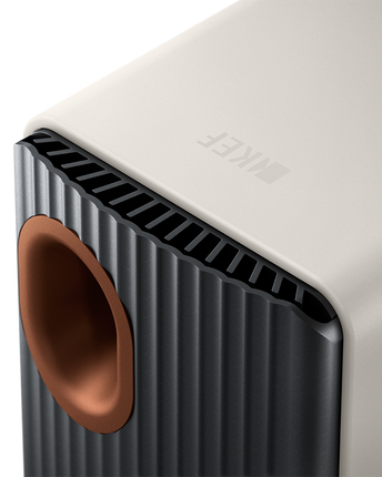 KEF LS50 Wireless II, finisaj Mineral White, detaliu panou posterior