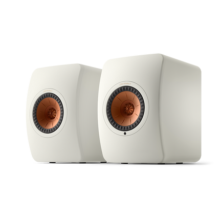 KEF LS50 Wireless II, finisaj Mineral White, vedere din față și lateral