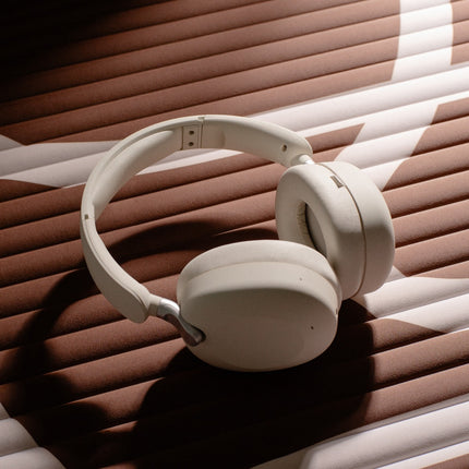 Casti Sudio K2 Pro albe, lumina de jaluzele