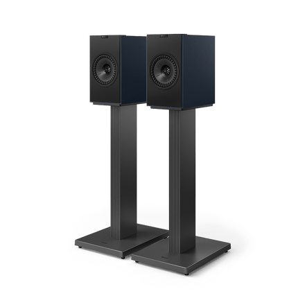 KEF Coda W, finisaj Midnight Blue, vedere cu standuri