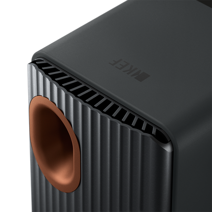 KEF LS50 Wireless II, finisaj Carbon Black, detaliu panou posterior