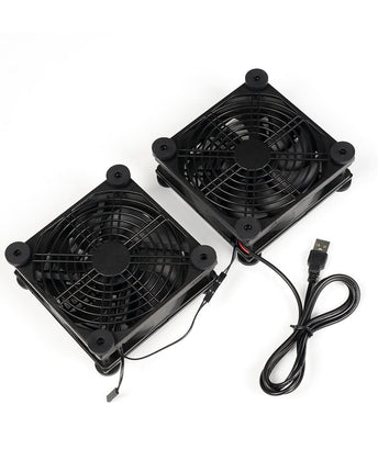 Cele două ventilatoare USB Fosi Audio, cu panoul frontal, comenzile și carcasa vizibile