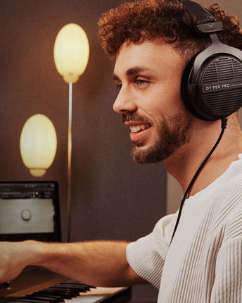 Hi-Fi слушалки Beyerdynamic DT 990 PRO 80 Ohm Black Limited Edition