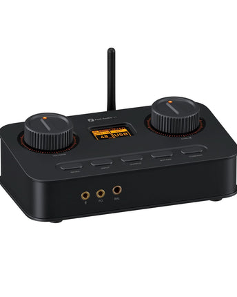 Fosi Audio K7, cu panoul frontal, comenzile și carcasa vizibile