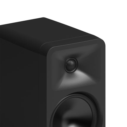 Активни тонколони Kanto Audio ORA4 в черен цвят, детайл на туитъра с копринен купол