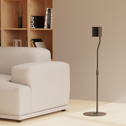 Черна стойка Kanto Audio SLH с компактна тонколона до диван