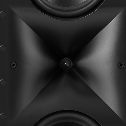 Prim-plan cu pavilionul HDI simetric al boxei JBL Synthesis SCL-9, cu driverul cu compresie in centru
