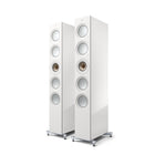 KEF Reference 5 Meta, finisaj High Gloss White / Champagne, vedere din față și lateral