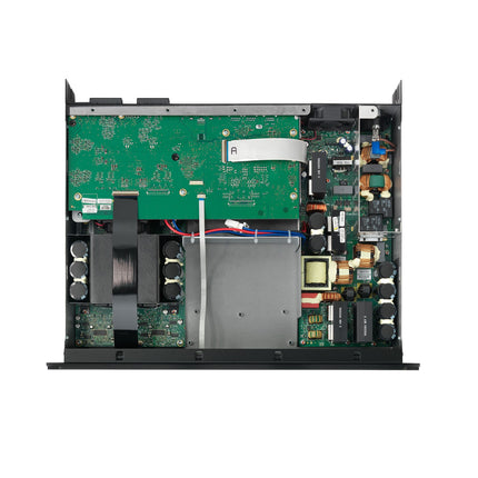 Interiorul amplificatorului JBL Synthesis SDA-4600, vazut de sus