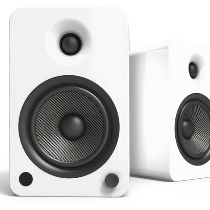 Чифт Kanto Audio YU6 в матово бяло, изглед отпред